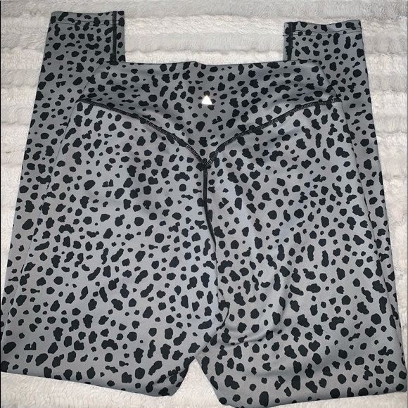 The Ascend Pant Snow Leopard Midnight - Picture 1 of 4